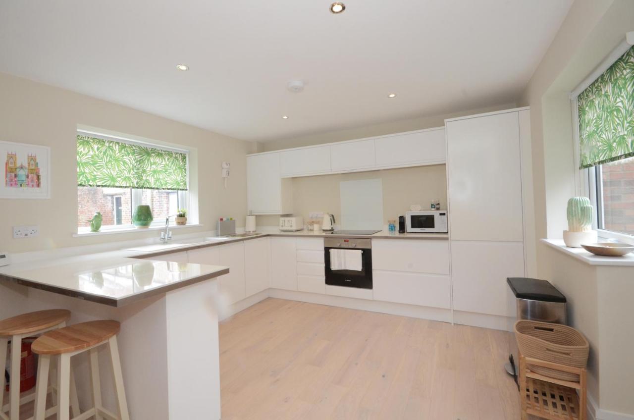 The Mews - 2 Bedroom Luxury, Spacious House With Free Parking York Exterior foto